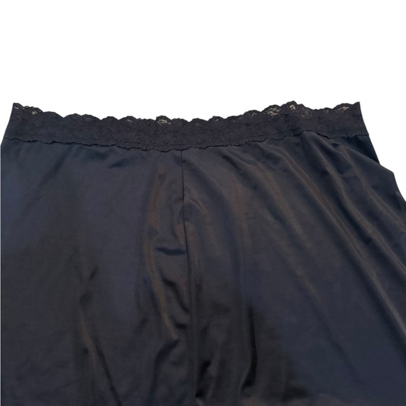 Vanity Fair Black half slip EUC size 2 XL - Picture 2 of 6